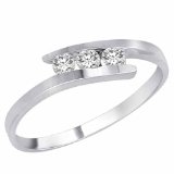 14K Gold 3 Stone Channel Set Round Diamond Engagement Ring (1/4 cttw, H-I, SI)