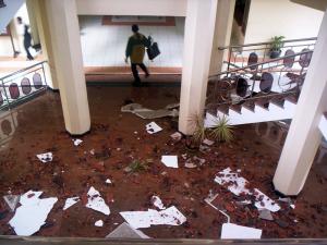 Akibat gempa Tasikmalaya