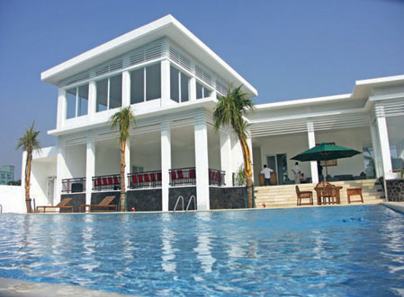 Club House Mahogany Residence